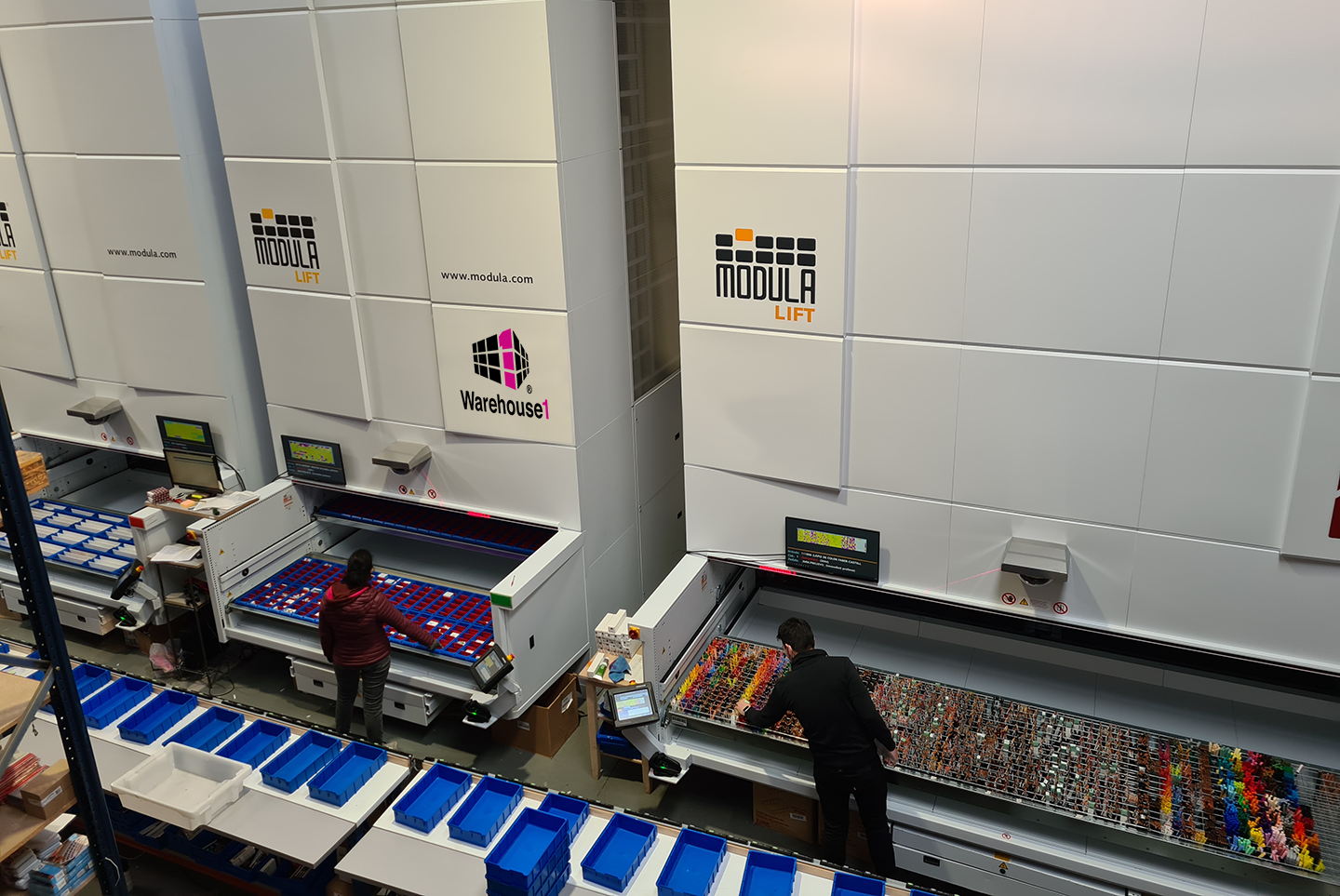 Operator picks from a Modula vertical lift module