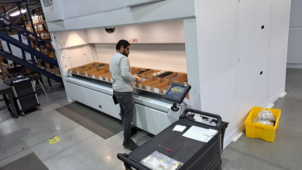 Automated storage solution vertical lift module